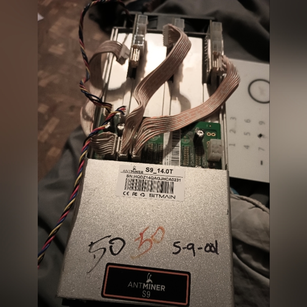 Bitmain Antminer S9 14 TH/s Bitcoin Miner